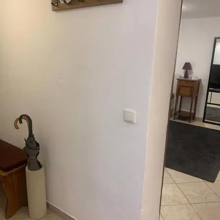 Souterrain Whg Im Einfamilienhaus -zentral In Frankfurt *