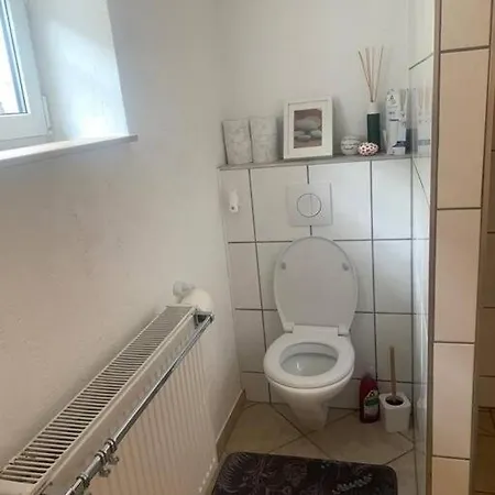 Souterrain Whg Im Einfamilienhaus -zentral In Frankfurt *