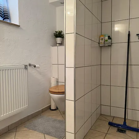Souterrain Whg Im Einfamilienhaus -zentral In Frankfurt *