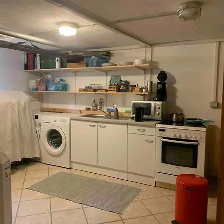 Souterrain Whg Im Einfamilienhaus -zentral In Frankfurt Lägenhet Frankfurt am Main