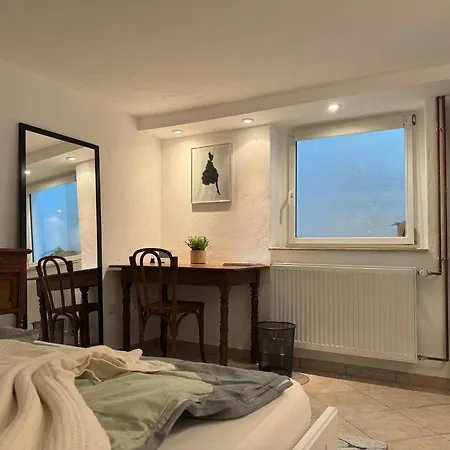Souterrain Whg Im Einfamilienhaus -zentral In Frankfurt * Φραγκφούρτη